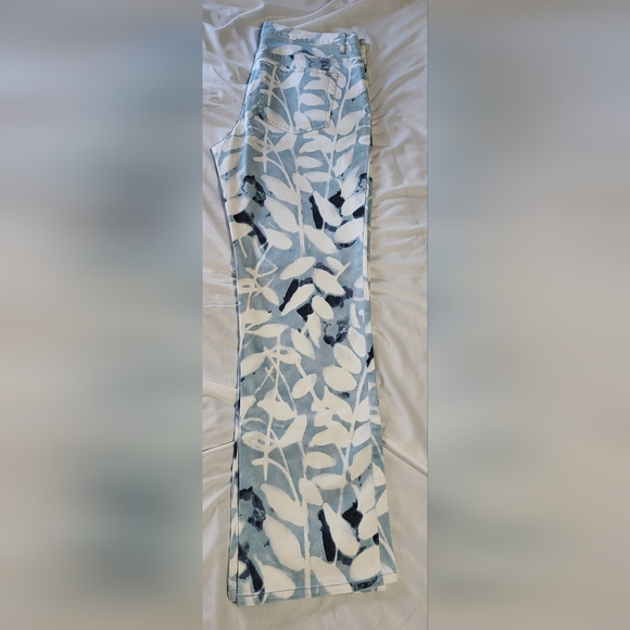 Jeans - Picture 3 of 5